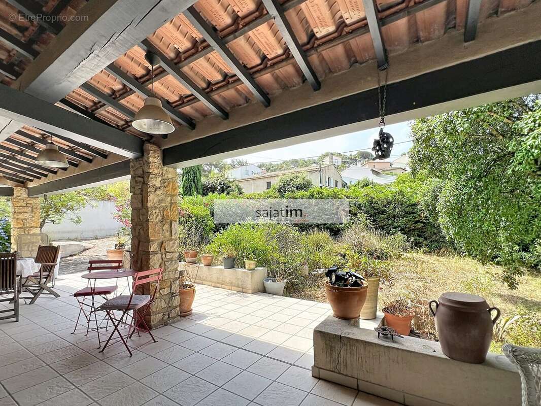 Maison 166 m² à Six-Fours-Les-Plages  - photo 2
