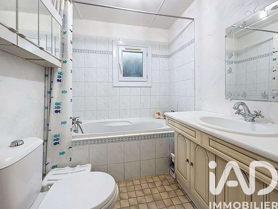 Photo 8 - Maison à ROQUEBRUNE-SUR-ARGENS