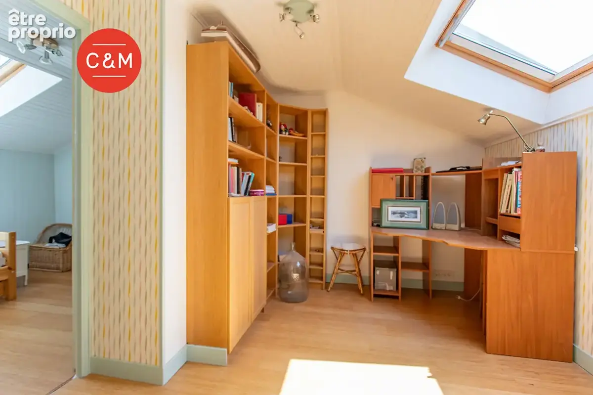 REZE TROCARDIERE - Maison 7 pièces 137 m² - photo 13