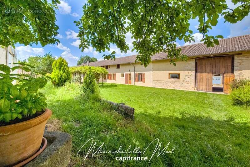 Maison à PONT-DE-VAUX