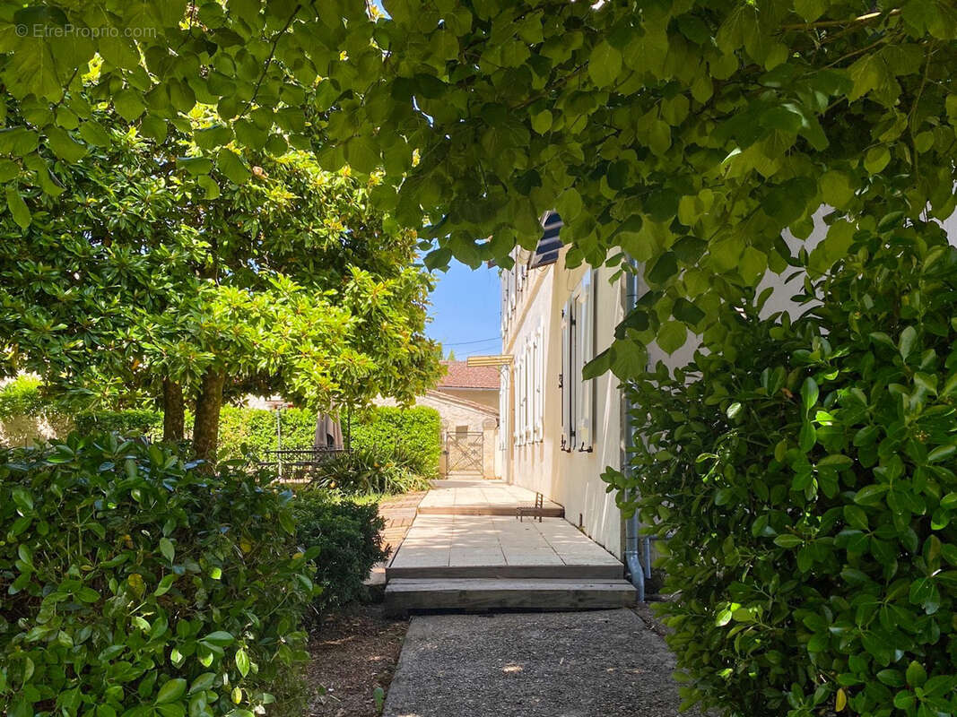 Maison à BRANNE