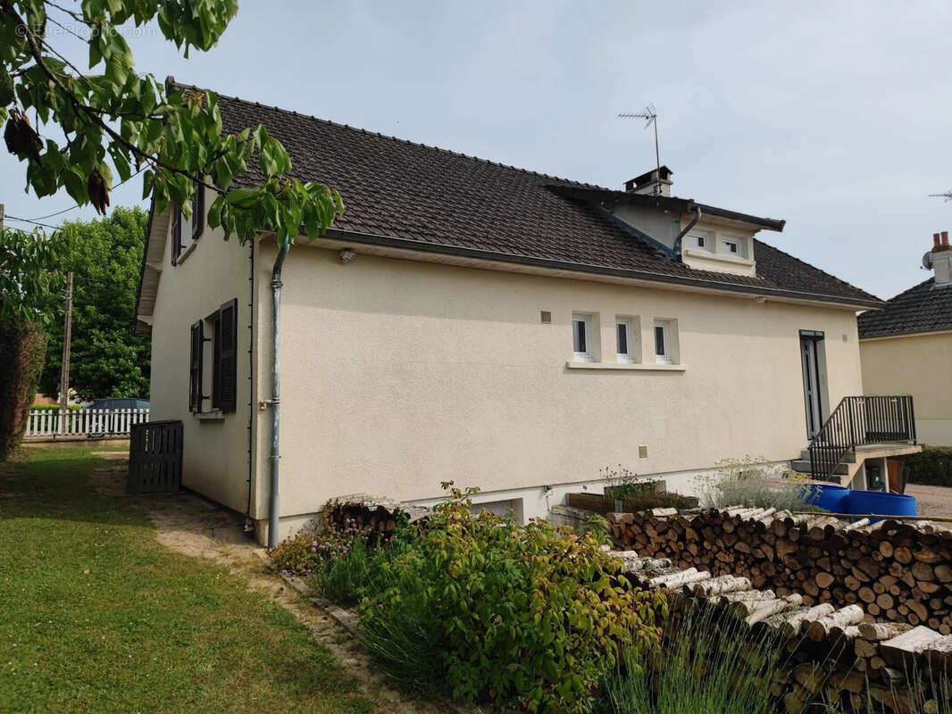 Maison à CERCY-LA-TOUR