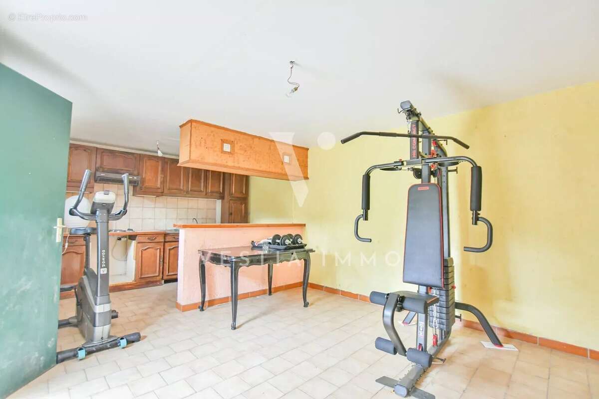 Maison familiale ou investisseurs/Coliving avec fort potentiel  – 157 m² au sol + 80 m² d’annexes – Jardin sans vis-à-vis - photo 16