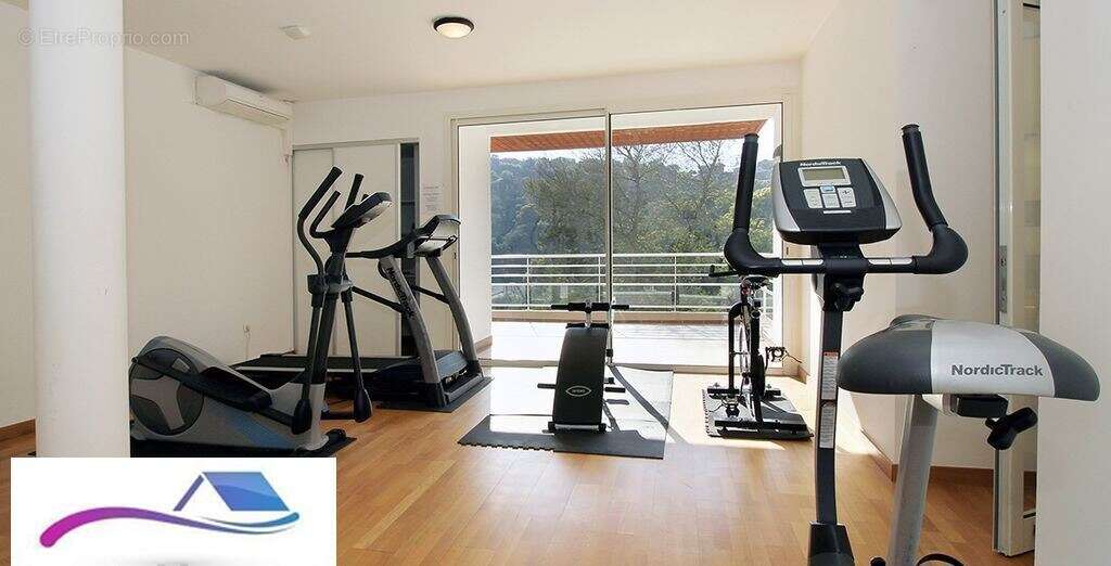 Appartement à MANDELIEU-LA-NAPOULE