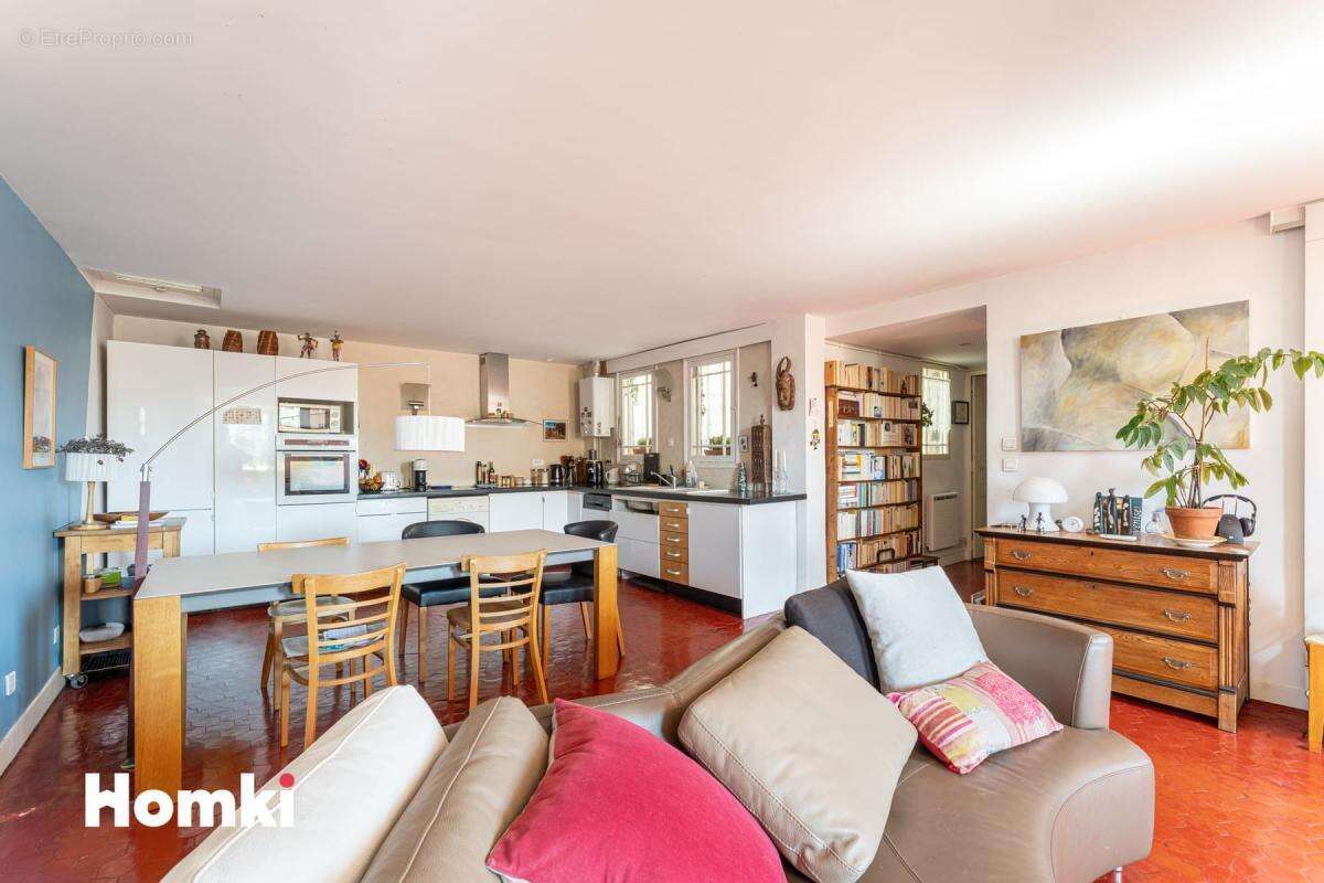 Appartement à MARSEILLE-1E