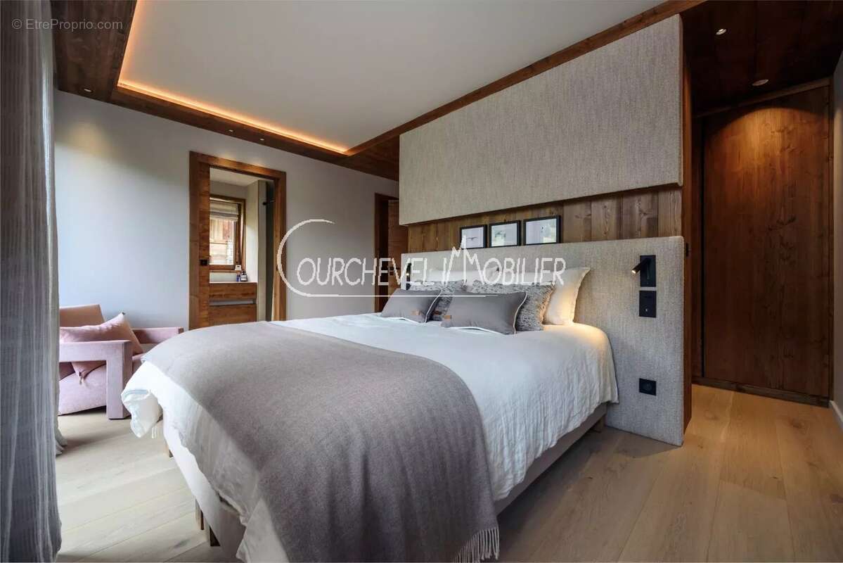 Maison à LES ALLUES