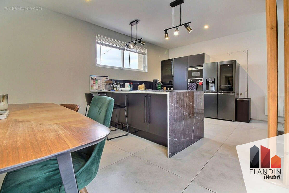 Maison à SAINT-ROMAIN-EN-JAREZ