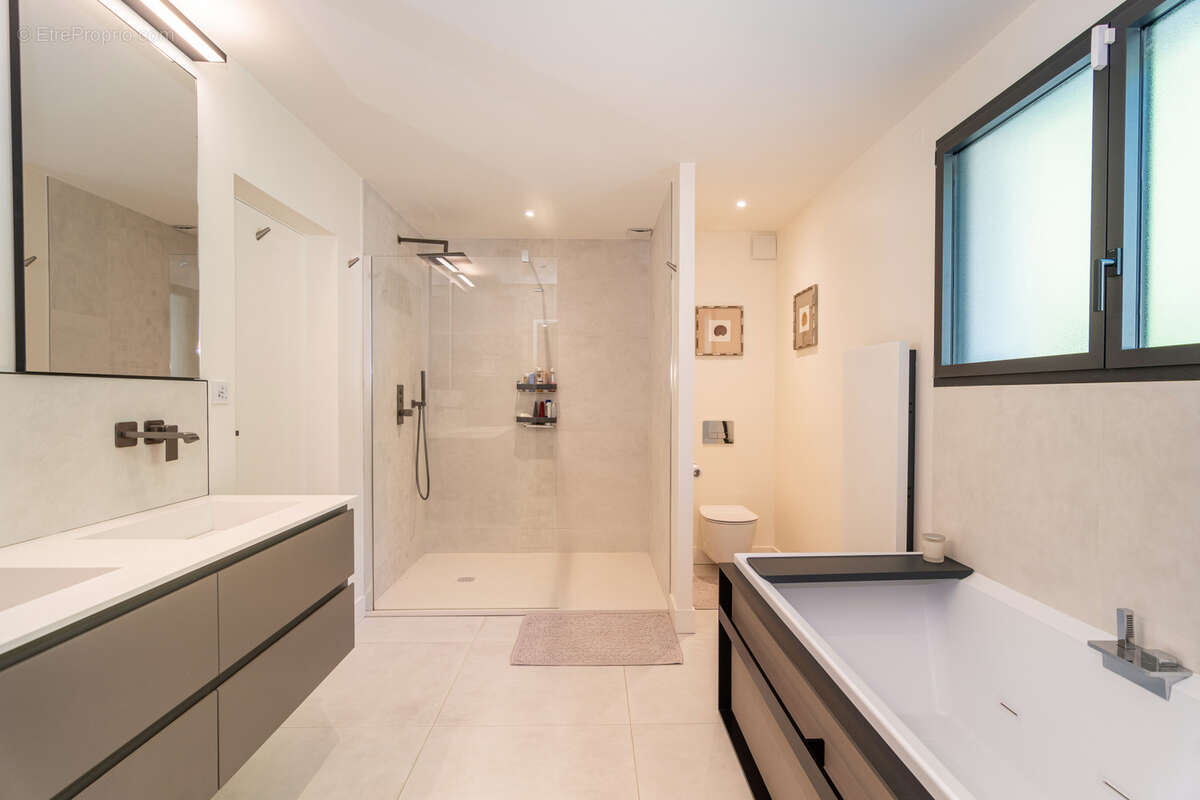 Maison à TOURRETTES-SUR-LOUP