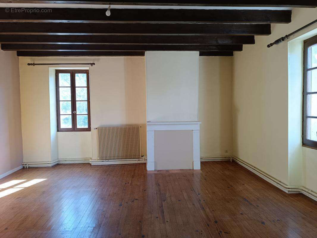 Maison à MONTAGNAC-SUR-AUVIGNON