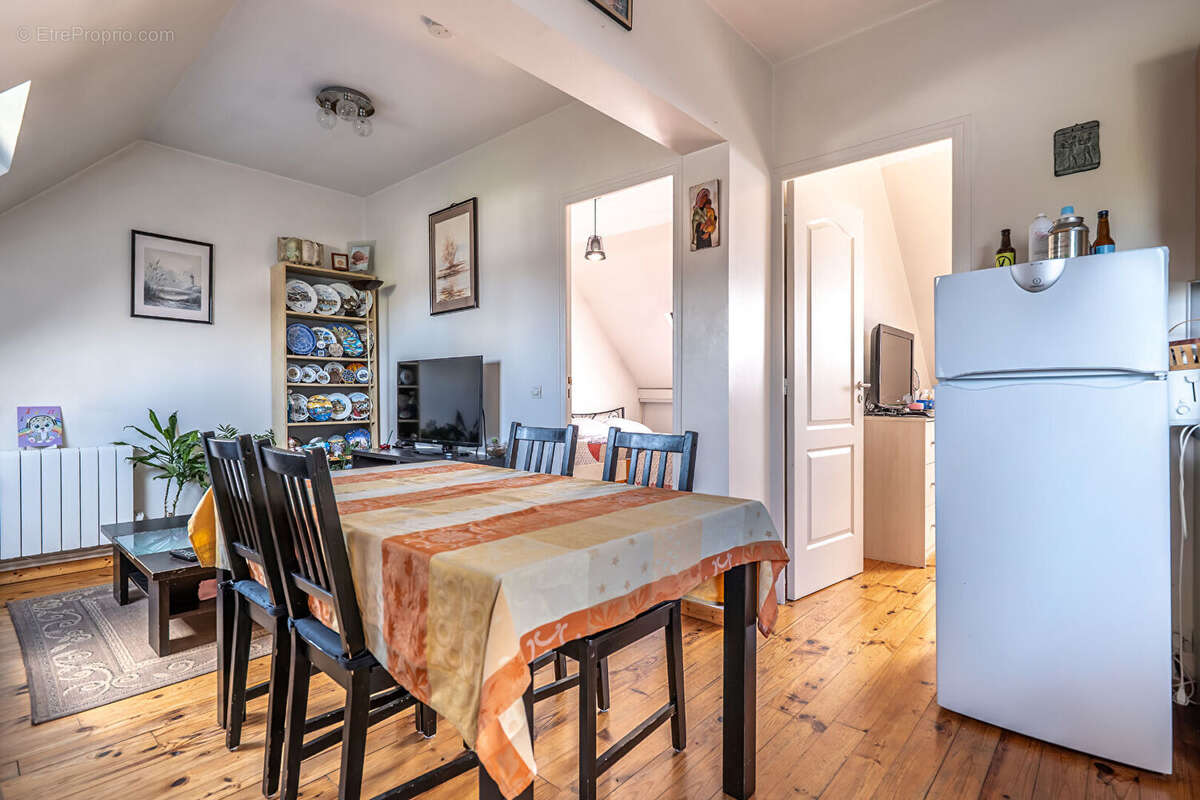 Maison à CHENNEVIERES-SUR-MARNE