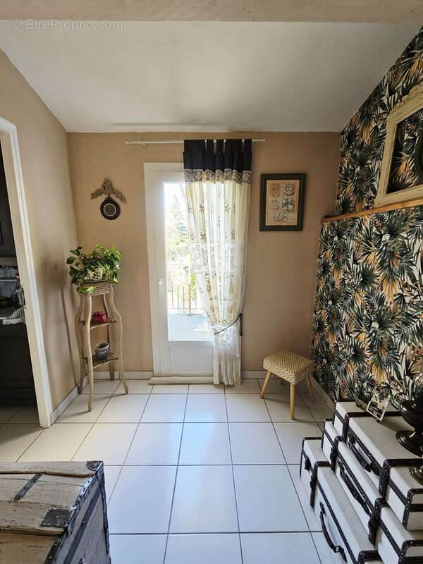 Maison à LA ROQUE-D'ANTHERON