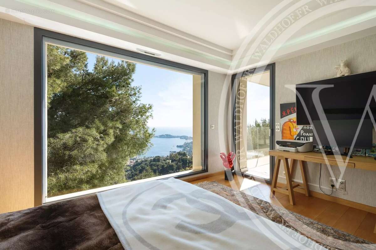 Villa contemporaine avec vue panoramique sur la mer et piscine à débordement surplombant le Cap Ferrat à seulement 21 minutes de - photo 15