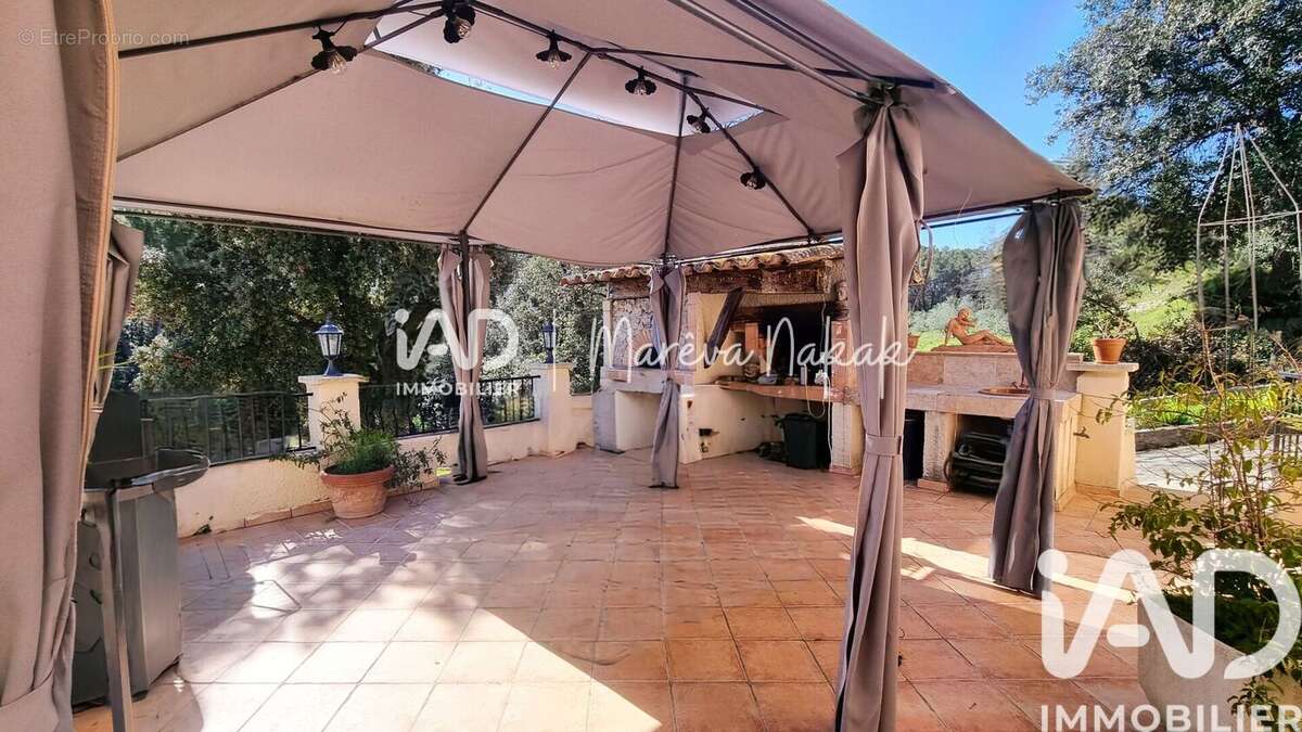 Maison 154 m² à Trans-En-Provence  - photo 8