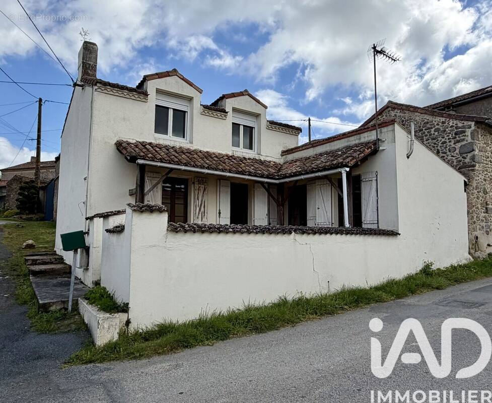 Photo 1 - Maison à FAYE-L'ABBESSE