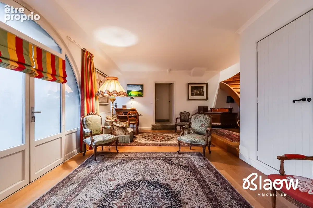 Maison 9 pièces 306 m² à vendre à Saint-Chamond (42400) - photo 2