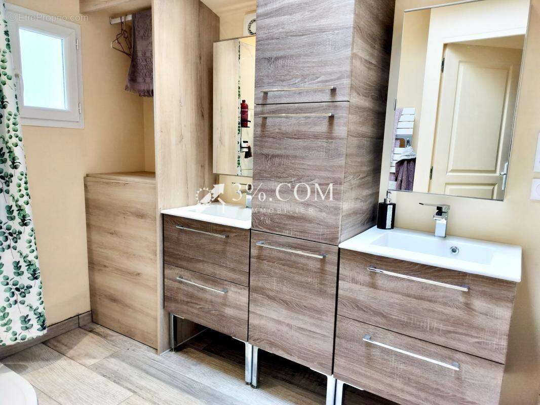 Maison à SAINT-ROMAIN-DE-LERPS