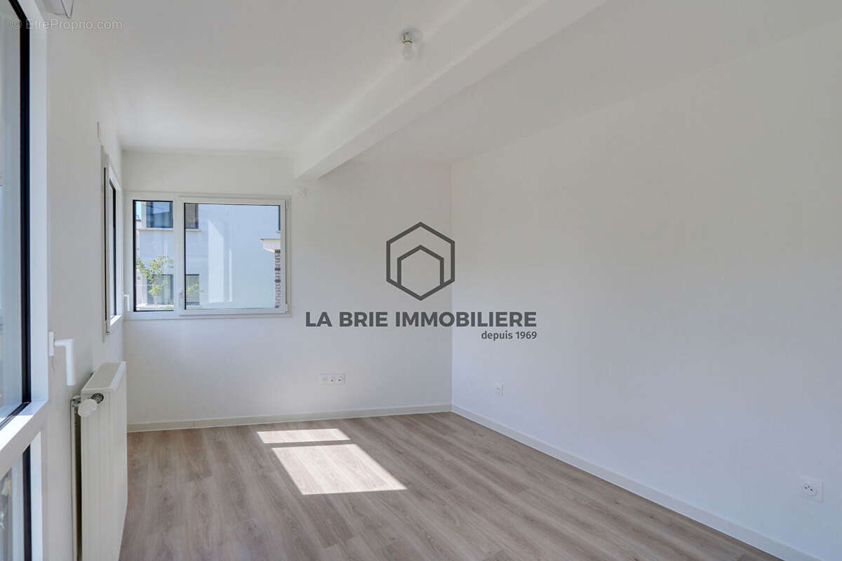Appartement à DAMMARIE-LES-LYS