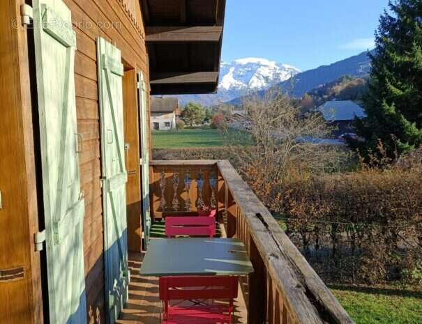 Maison à LA RIVIERE-ENVERSE