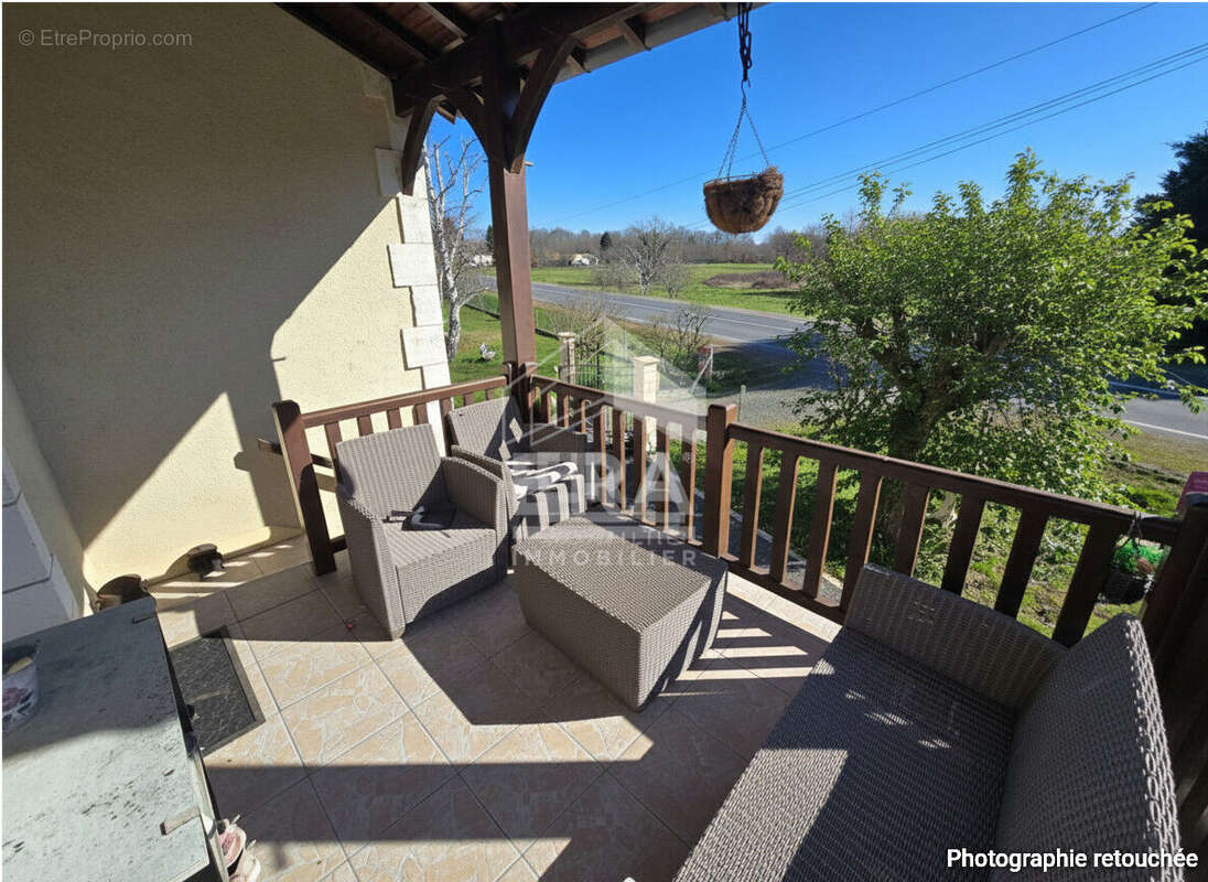 Maison à SAINT-FRONT-DE-PRADOUX