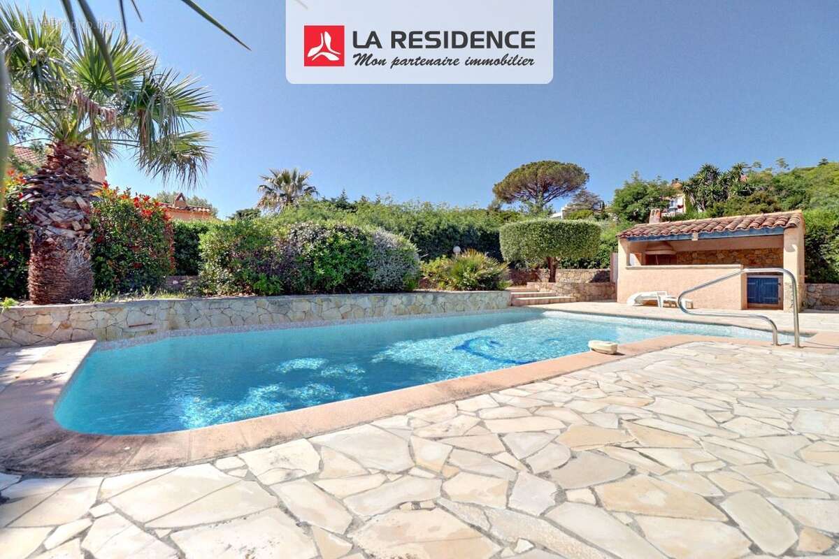 Maison à ROQUEBRUNE-SUR-ARGENS