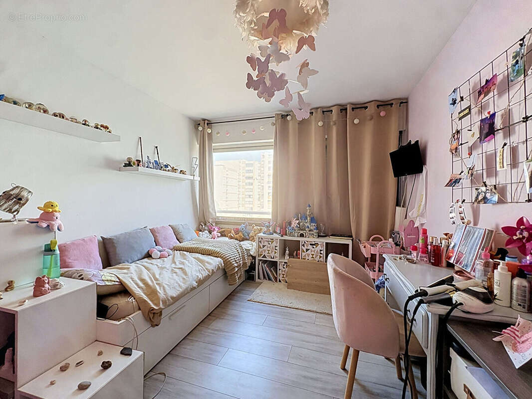 A vendre en exclusivité un appartement 4 pièces 82.68 m2 avec balcon secteur Résidence Les Plantiers 13127 VITROLLES - photo 7
