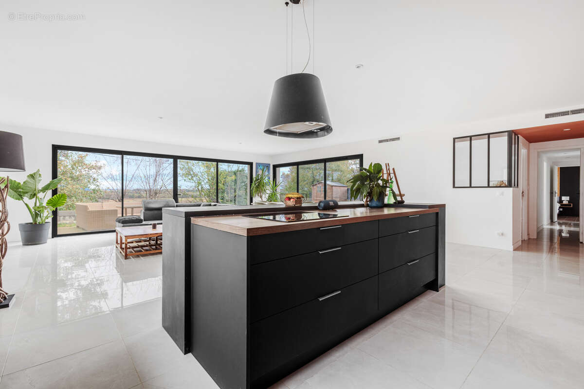 Maison à SAINT-CLAR-DE-RIVIERE