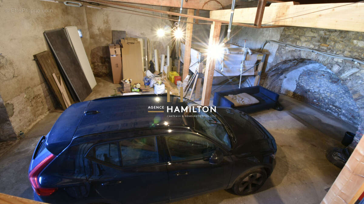 Maison de village avec vue - 4 chambres, garage et potentiel d'aménagement - photo 17