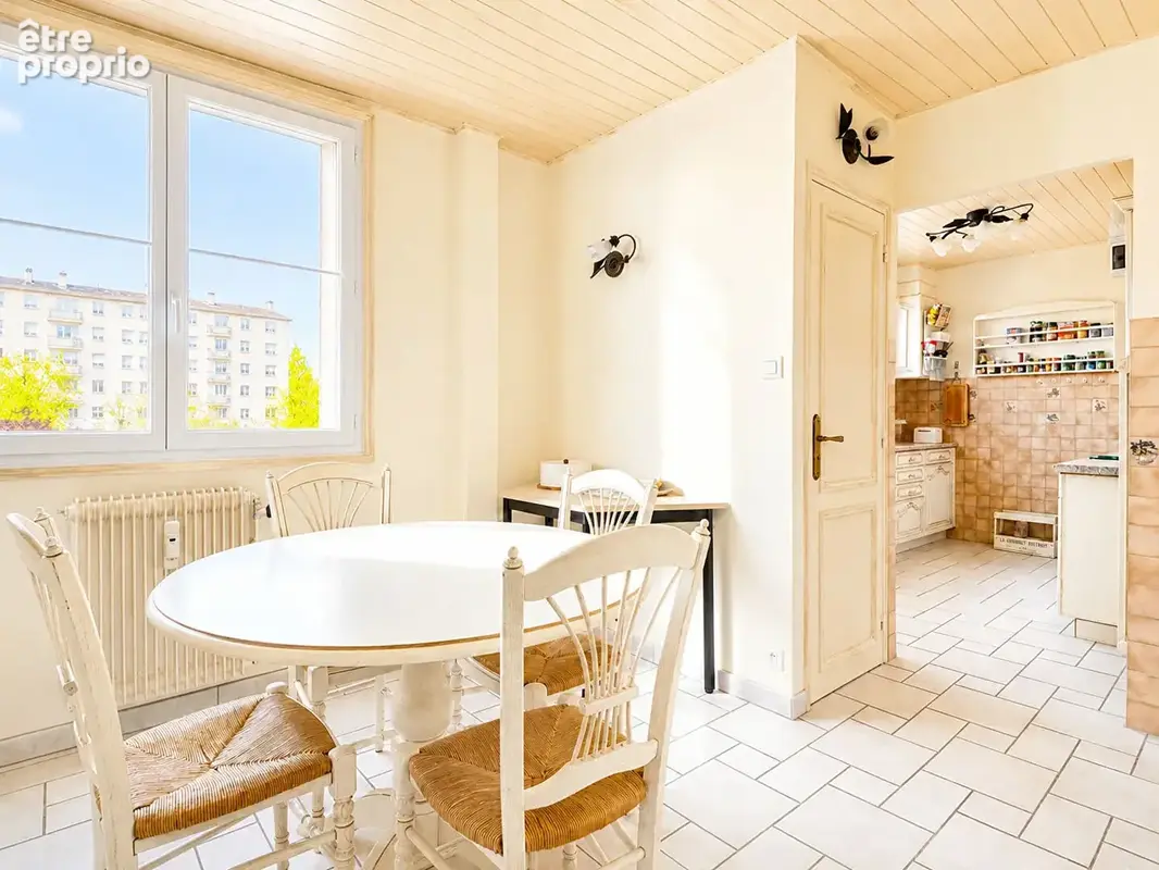 Appartement 7 pièces - 134.50 m2 + 2 BALCONS + GARAGE + 2 CAVES - photo 5