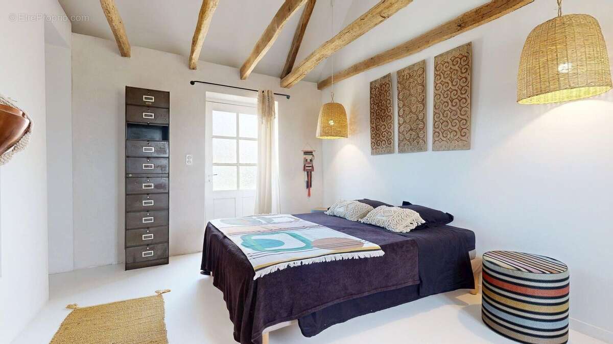 Chambre 2 - Maison à MARCILLAC-SAINT-QUENTIN