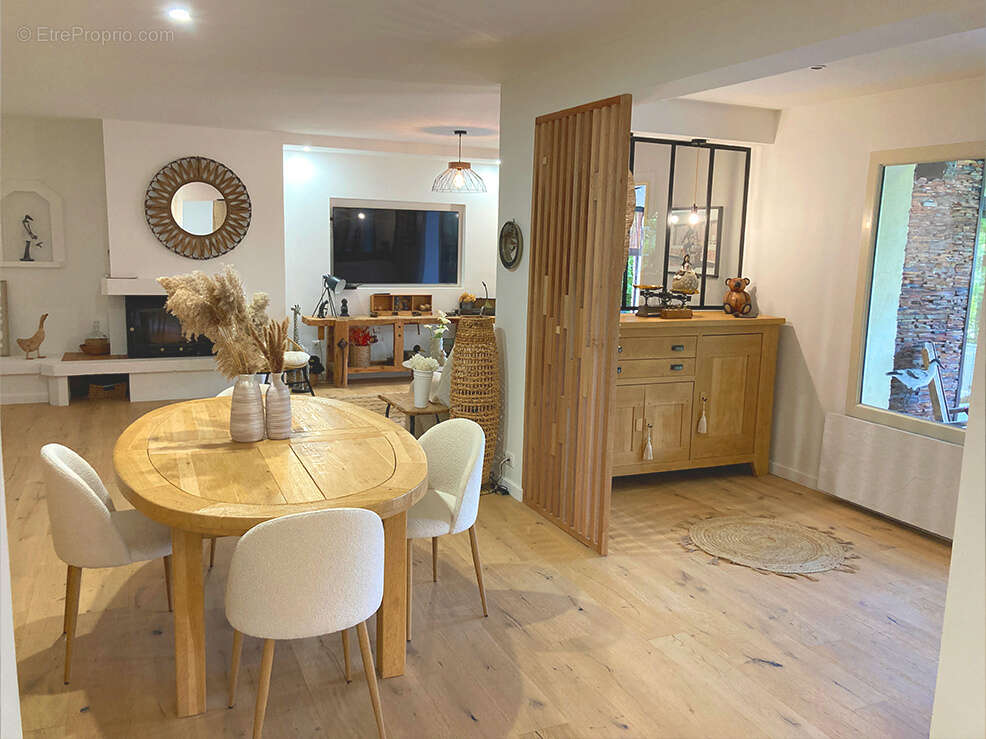 Maison à MONTELIMAR