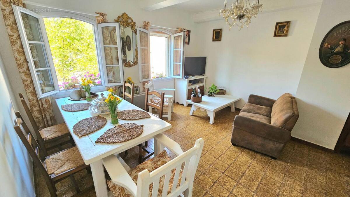 Appartement à CLAVIERS