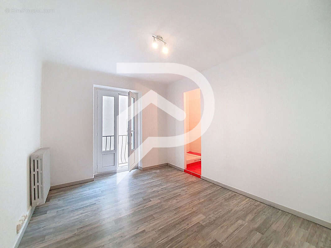 Maison à MONTELIMAR