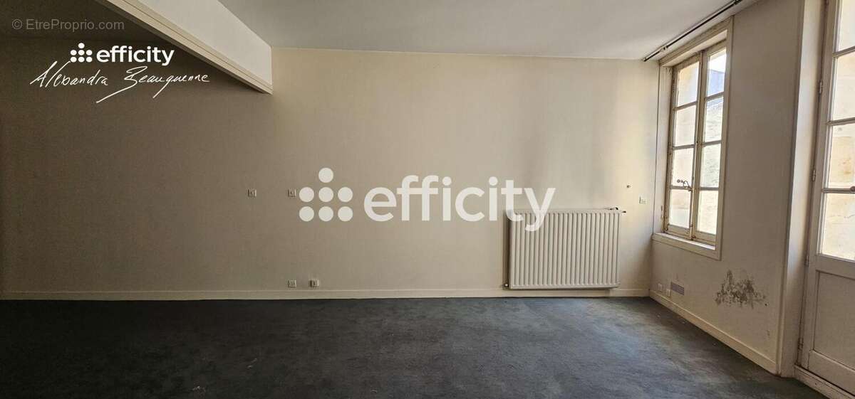 Appartement 400 m² à Niort  - photo 6