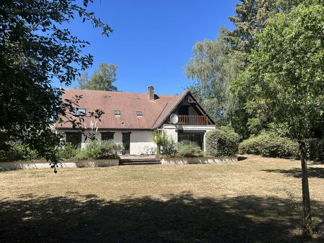 Maison habitable de suite avec carport, cave, parc, étang - photo 18