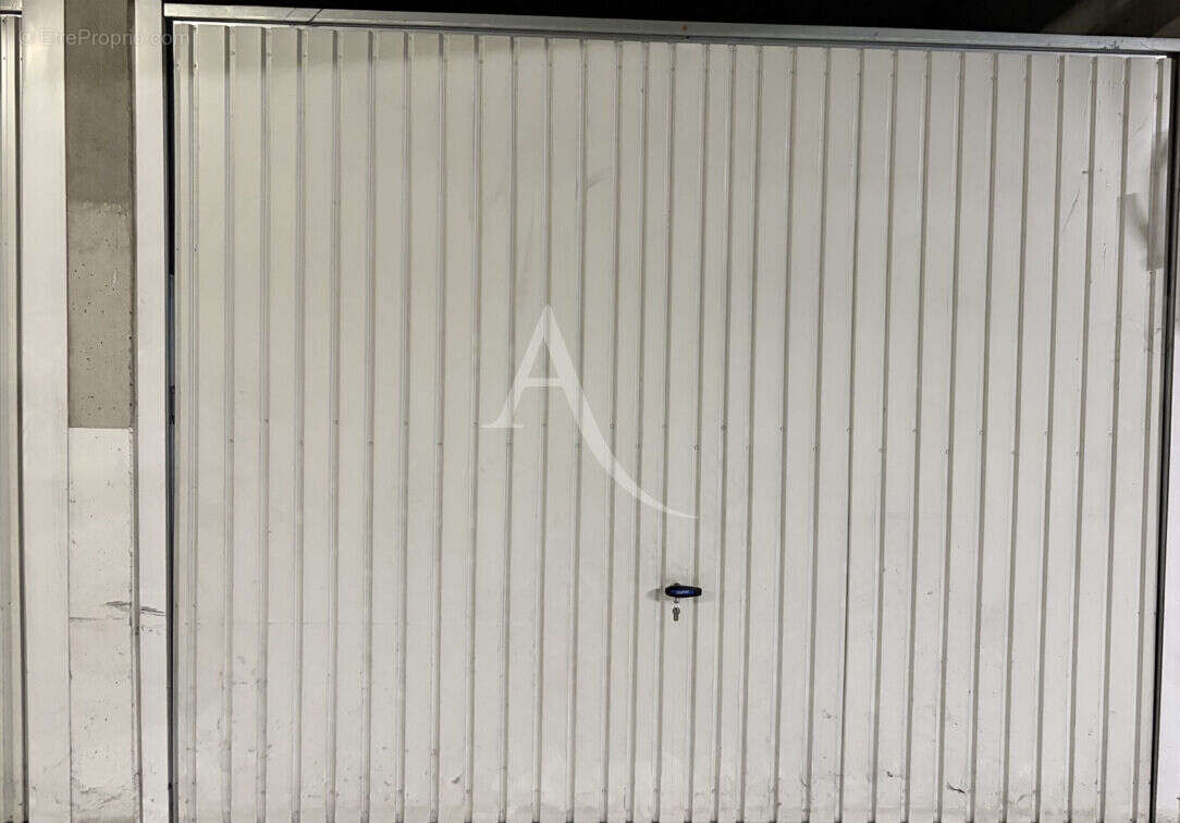 Parking à LE BOURGET