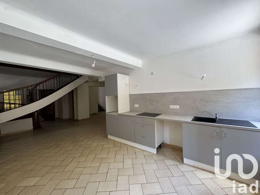 Maison 266 m² à Montferrier  - photo 7