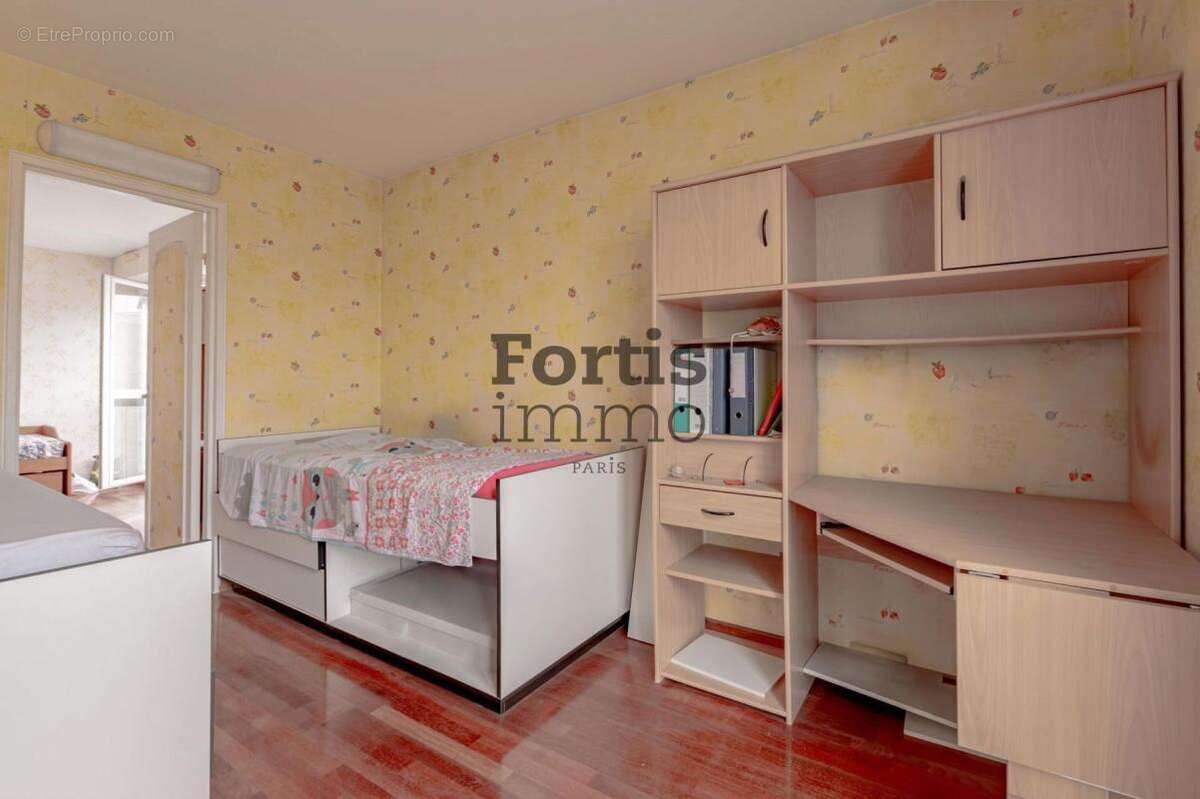 Appartement à PARIS-19E