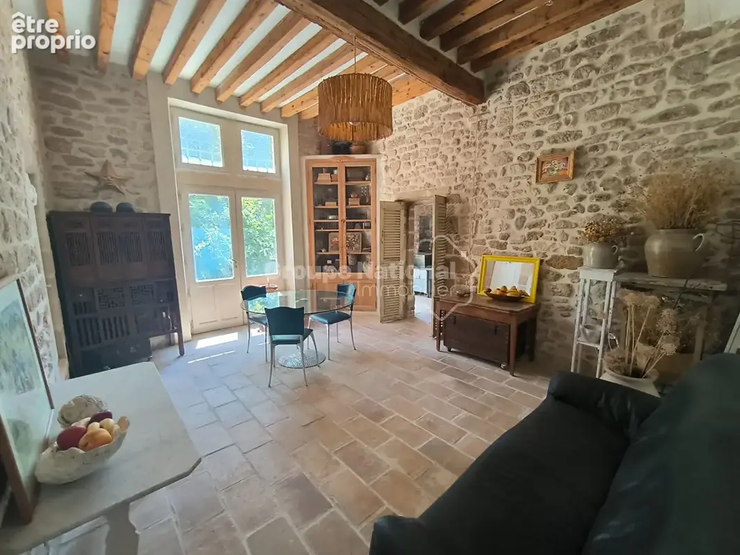 Château avec tour + annexe independante en chaumière - 237 m² - terrain 3140 m² -carpentras - photo 5