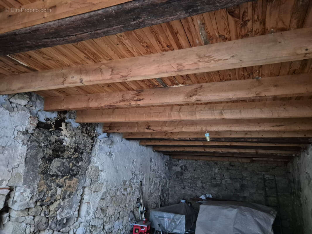 Parking à SAUVETERRE-DE-GUYENNE