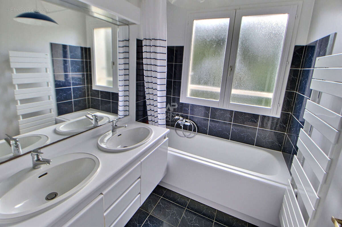 Maison à VERNEUIL-SUR-SEINE