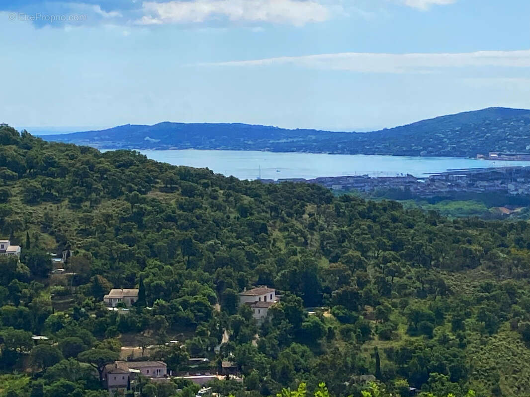 Appartement à GRIMAUD