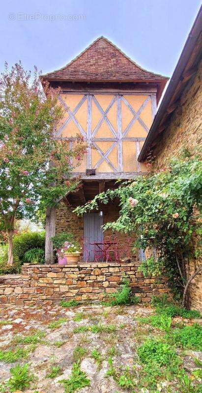 Maison à SAINT-YRIEIX-LA-PERCHE