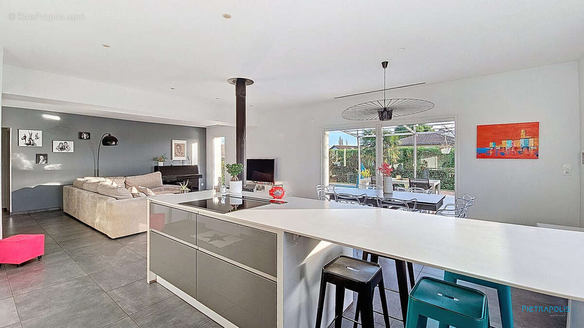 Maison à REVENTIN-VAUGRIS