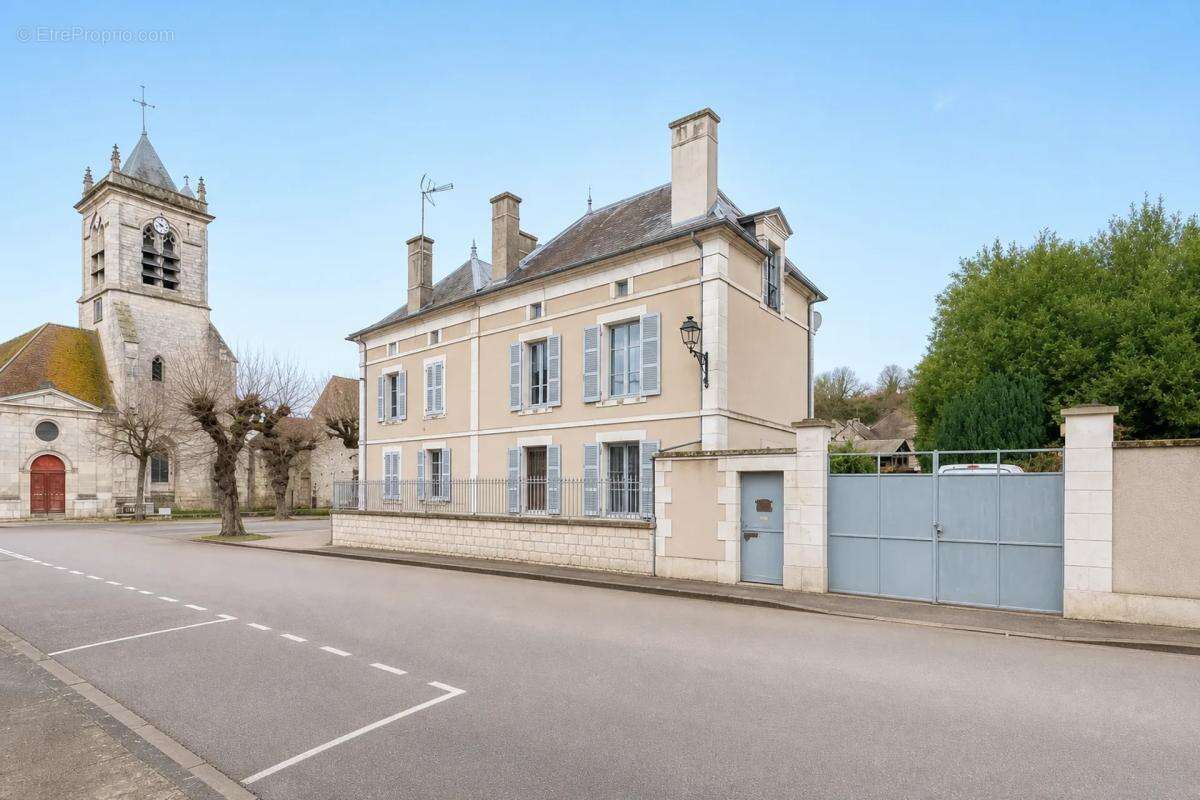 Maison à CHARENTENAY