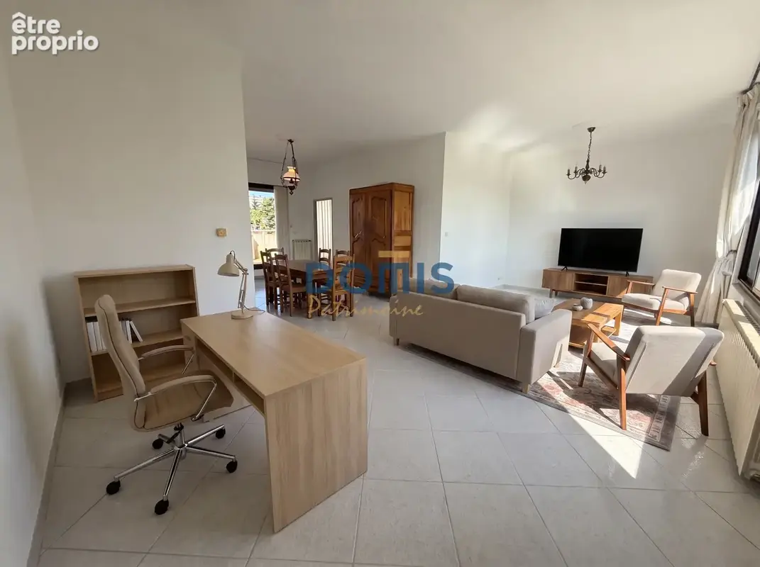 Nimes cadereau appt de type 4  dernier etage avec terrasse et garage  en exclusivite - photo 2