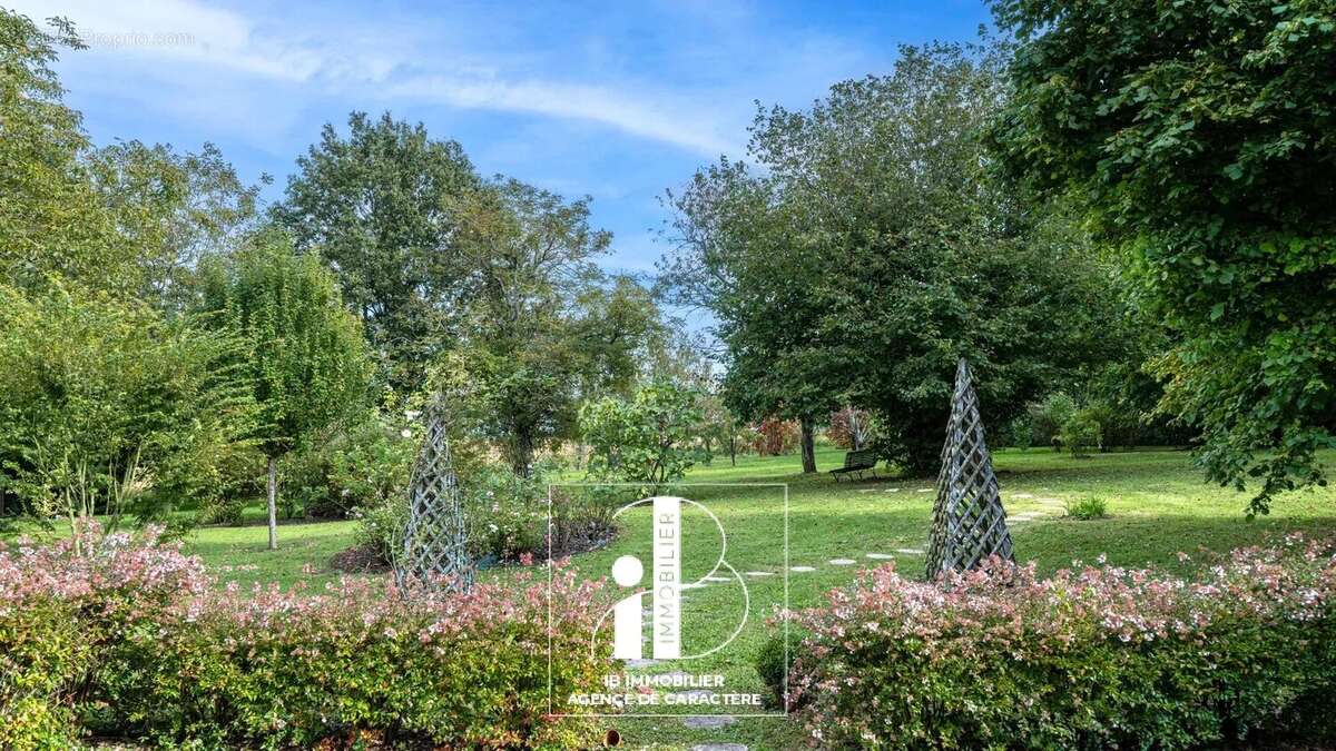 Maison à FONTAINEBLEAU