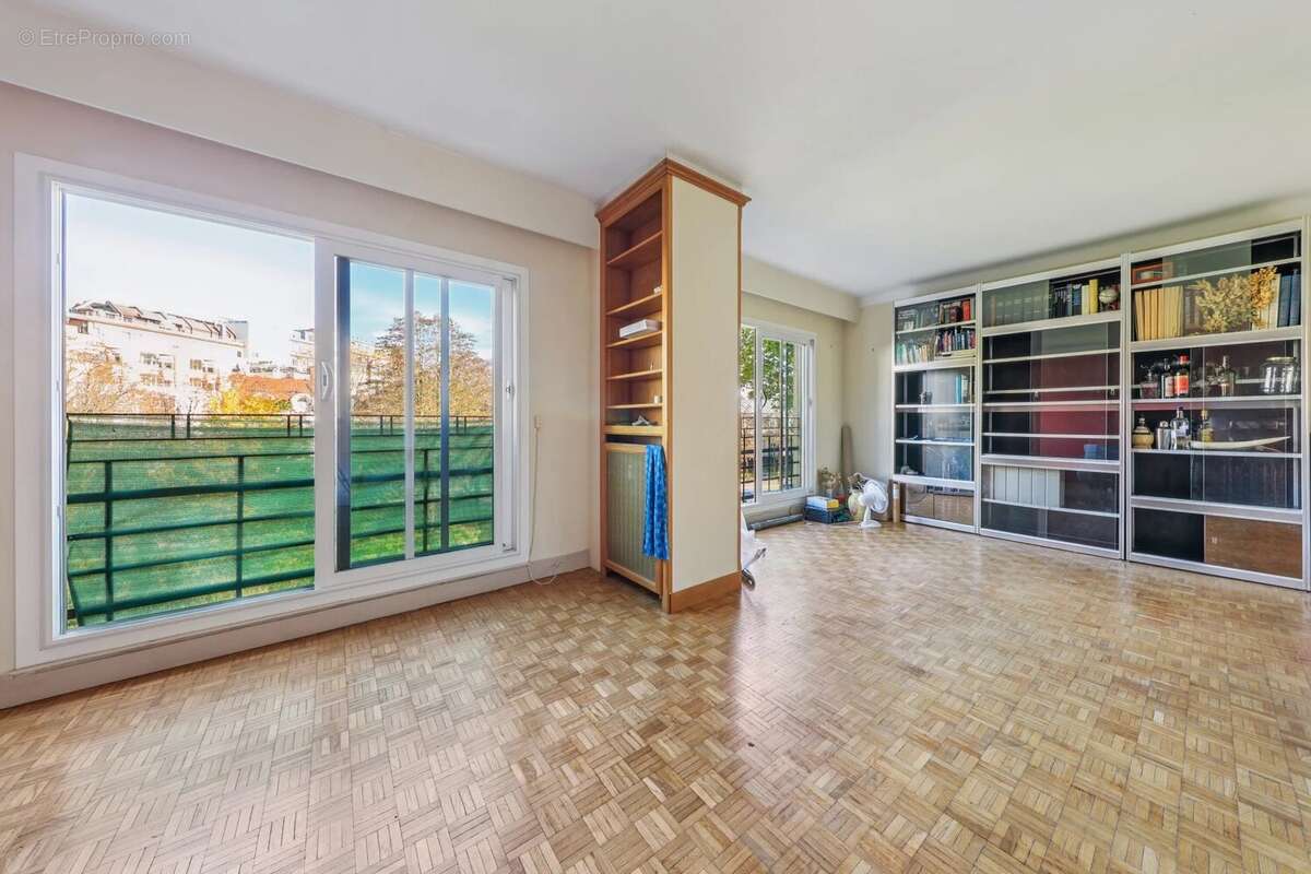 Appartement à NEUILLY-SUR-SEINE
