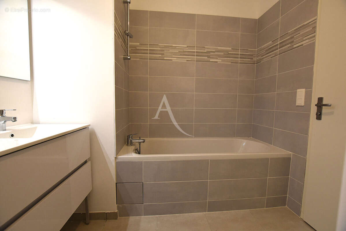 Appartement à COMBS-LA-VILLE