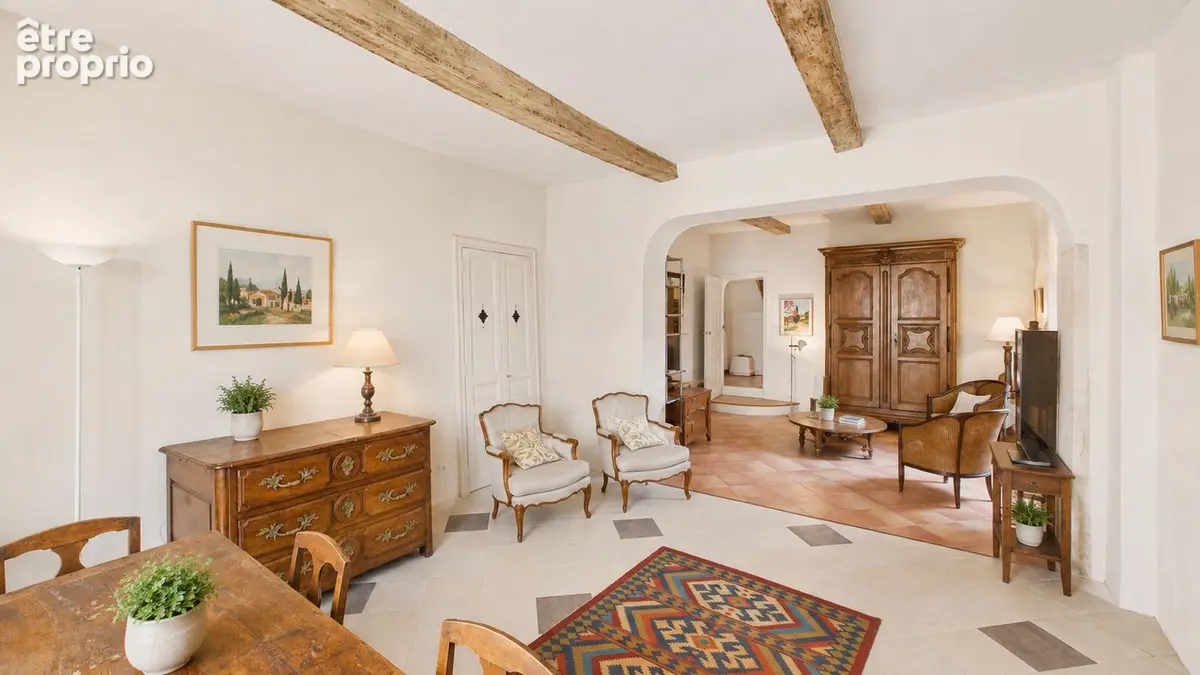 Eyragues, maison de caractère de 210 m² avec cour intérieure de 50 m², 4 chambres et cave - photo 3