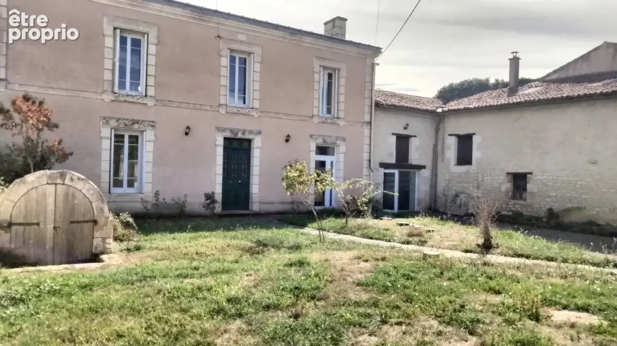 Immeuble centre Neuville 216m2+ dépendances - photo 16